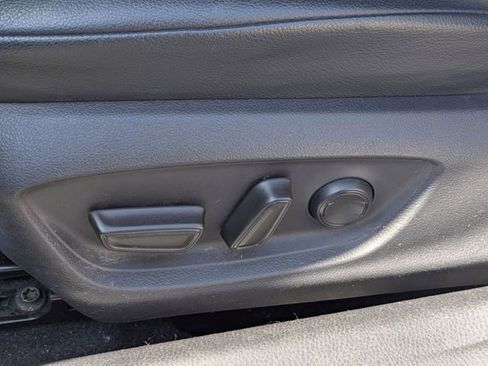 Used 2019 Toyota Camry SE w/ Carpet Mat Package FWD image 25