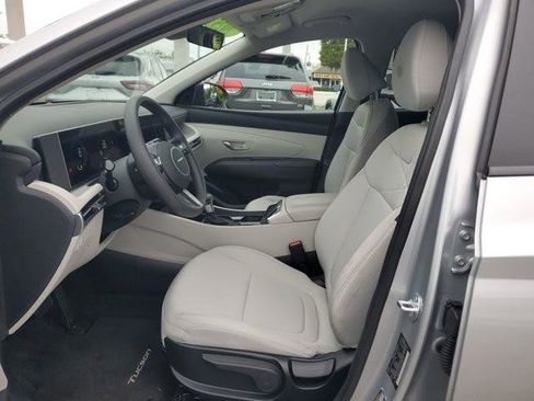 Certified 2025 Hyundai Tucson SE image 17