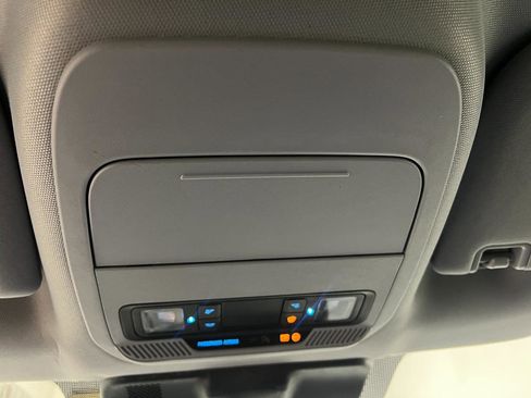 Used 2025 Ford F250 XLT image 50