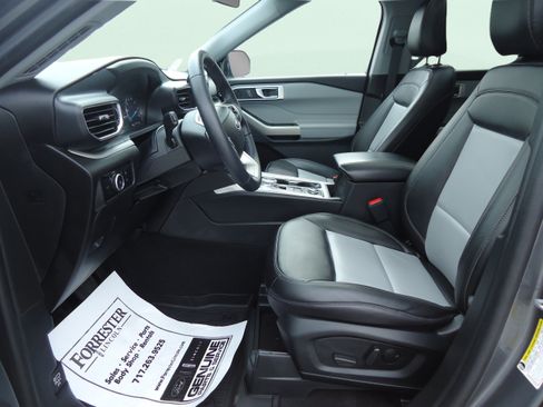 Used 2023 Ford Explorer XLT w/ Equipment Group 202A AWD/4WD image 25