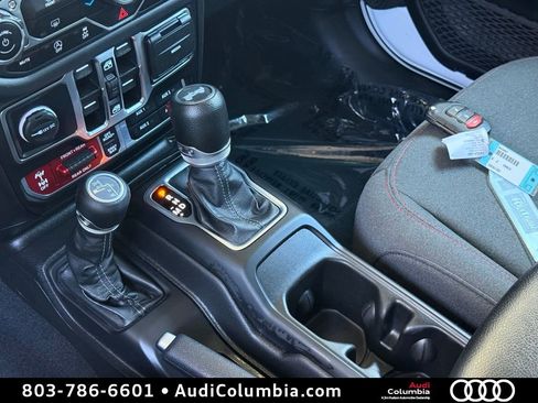 Used 2024 Jeep Wrangler Unlimited Rubicon AWD/4WD image 31