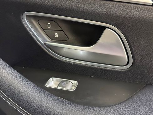 Used 2022 Mercedes-Benz GLE 350 4MATIC image 35