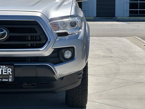 Used 2021 Toyota Tacoma SR5 w/ Technology Package AWD/4WD image 12
