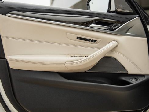 Used 2018 BMW 530i image 17