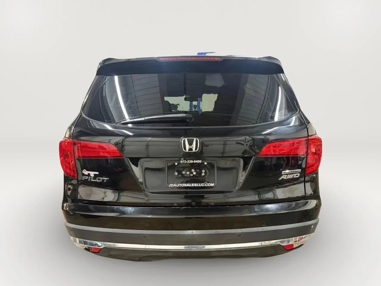 Used 2016 Honda Pilot Touring image 4