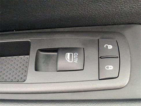 Used 2018 Chrysler Pacifica Touring Plus w/ S Appearance Package image 36