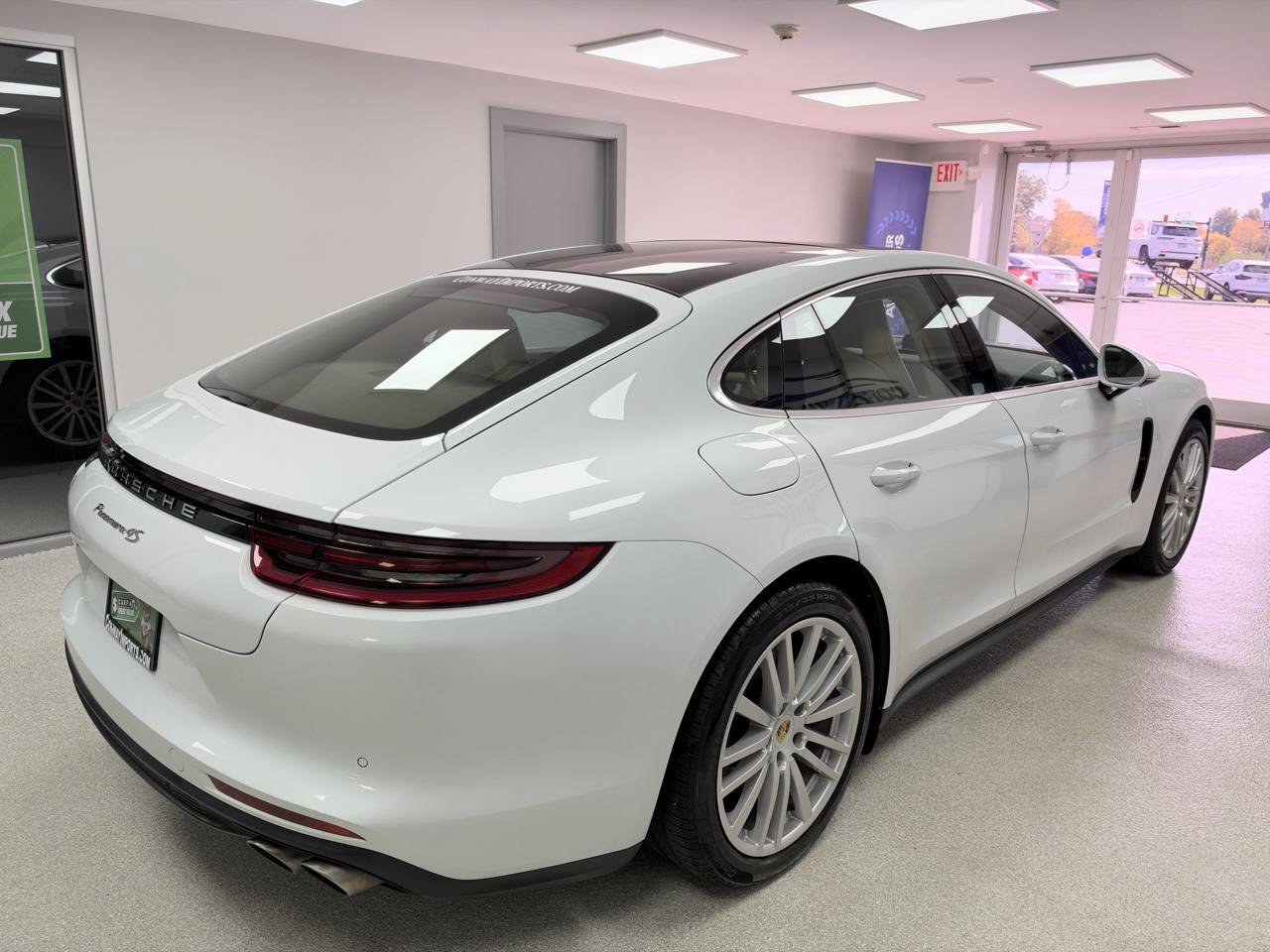 Used 2018 Porsche Panamera 4S AWD/4WD image 3