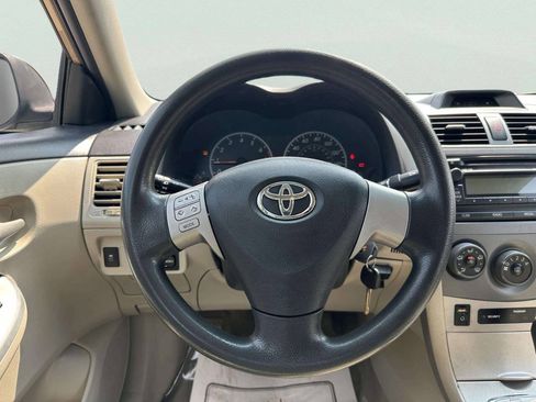 Used 2012 Toyota Corolla LE FWD image 21