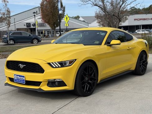 Used 2015 Ford Mustang Premium image 3