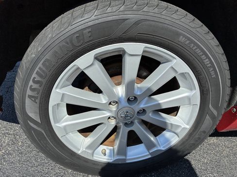 Used 2010 Toyota Venza image 28