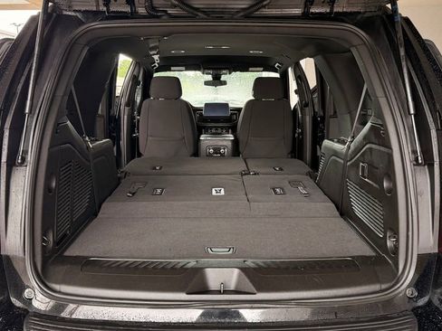 Used 2022 GMC Yukon SLE w/ Gmc Pro Safety Plus Package AWD/4WD image 15