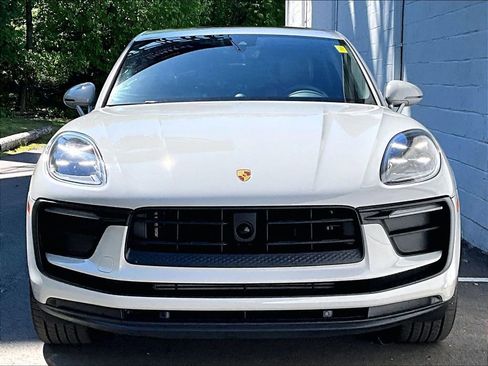 Certified 2023 Porsche Macan AWD/4WD image 8