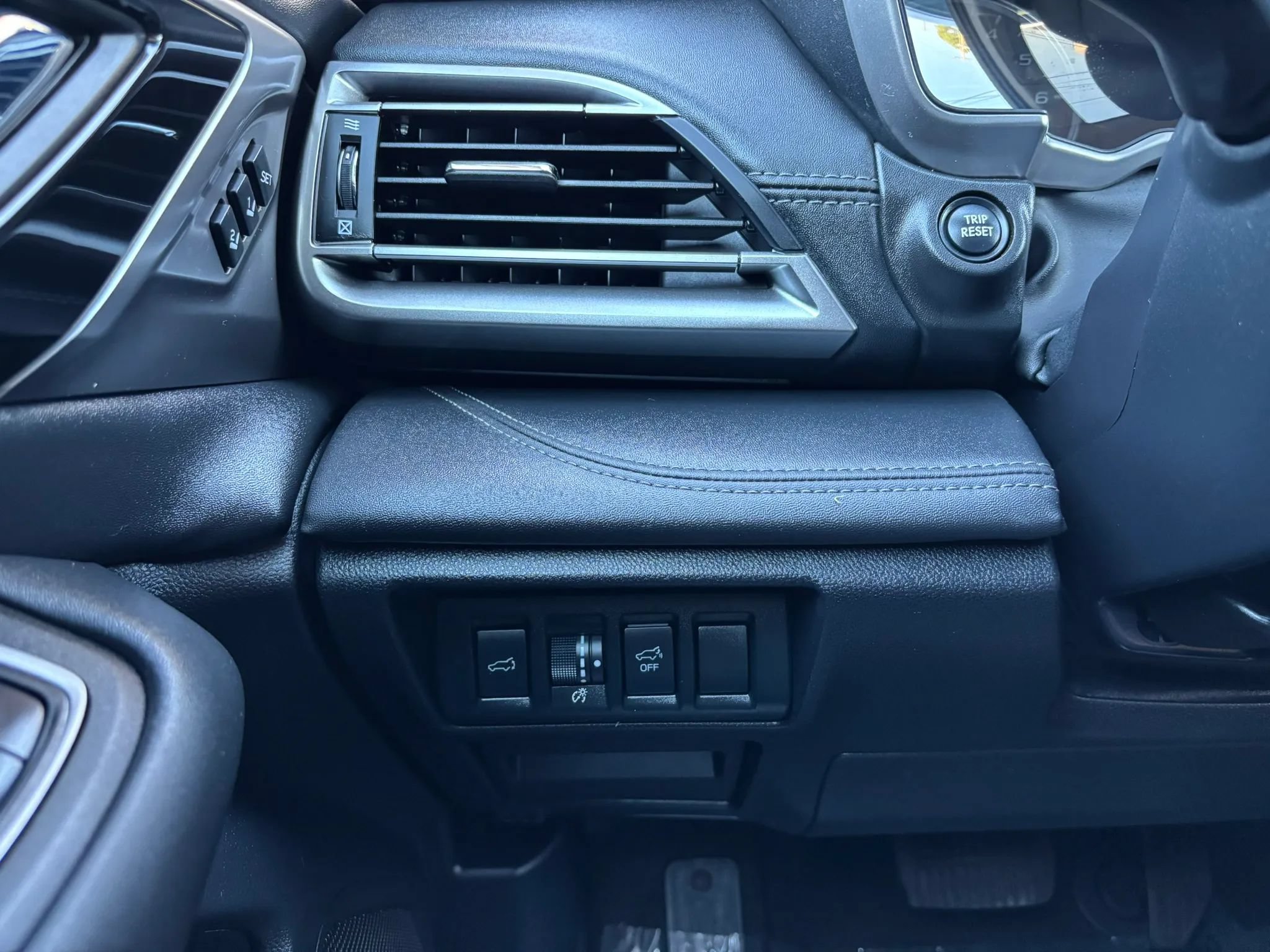 Used 2021 Subaru Outback Limited AWD/4WD image 23