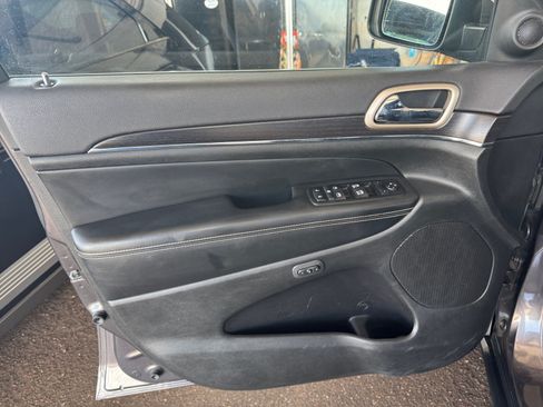 Used 2014 Jeep Grand Cherokee Limited RWD image 11