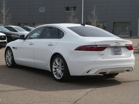 Certified 2021 Jaguar XF SE image 3