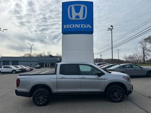 Used 2023 Honda Ridgeline Sport image 1