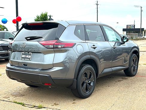 New 2026 Nissan Rogue SV FWD image 8