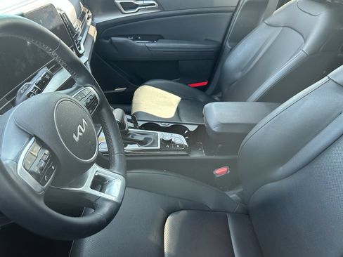 Used 2024 Kia Sportage EX FWD image 11
