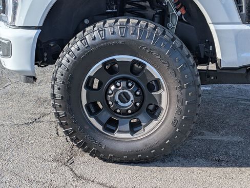 Used 2026 Ford F350 Platinum w/ Tremor Off-Road Package AWD/4WD image 14