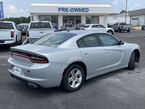 Used 2022 Dodge Charger SXT w/ Leather Interior Group RWD image 3