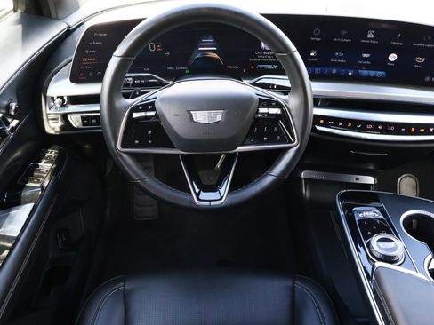 Used 2024 Cadillac Lyriq Sport image 14