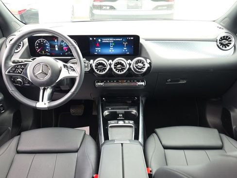 Certified 2025 Mercedes-Benz GLA 250 4MATIC image 24