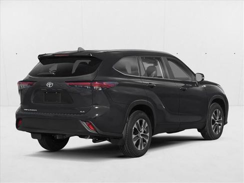 New 2026 Toyota Highlander XLE AWD/4WD image 2