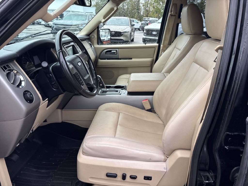 Used 2016 Ford Expedition Limited w/ Equipment Group 301A AWD/4WD image 15