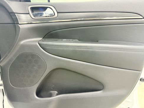 Used 2019 Jeep Grand Cherokee Limited X image 25