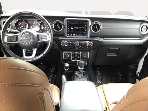 Used 2022 Jeep Wrangler Unlimited Sahara w/ Cold Weather Group AWD/4WD image 3