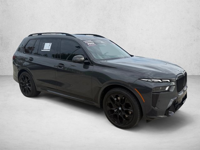 Used 2026 BMW X7 xDrive40i w/ M Sport Package AWD/4WD image 3