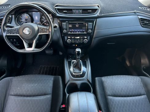 Used 2019 Nissan Rogue SV w/ Premium Package FWD image 4