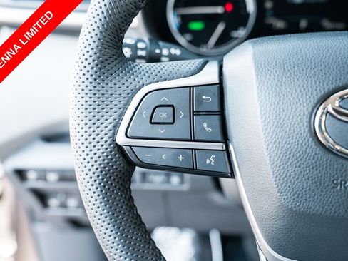Certified 2023 Toyota Sienna Limited FWD image 16