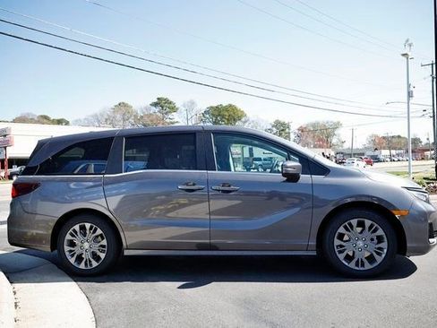 New 2026 Honda Odyssey Touring image 15
