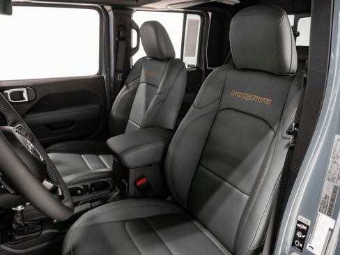 New 2026 Jeep Gladiator Mojave image 7