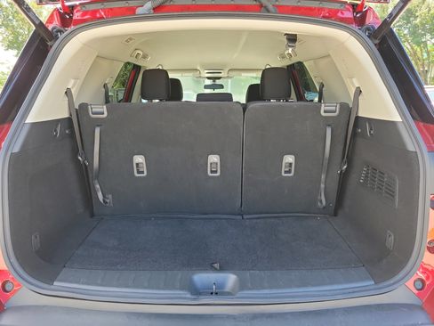 Certified 2025 Nissan Pathfinder SV FWD image 11