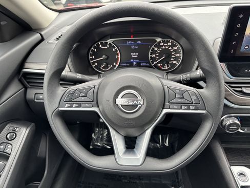 Used 2025 Nissan Altima 2.5 SV w/ SV Special Edition Package image 14