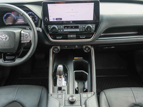 Certified 2025 Toyota Grand Highlander AWD Hybrid image 13