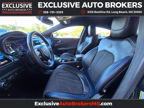 Used 2015 Chrysler 200 S w/ Comfort Group image 9