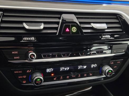 Used 2023 BMW 530e xDrive w/ Premium Package image 8