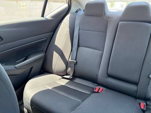 Used 2025 Nissan Altima 2.5 SV FWD image 38