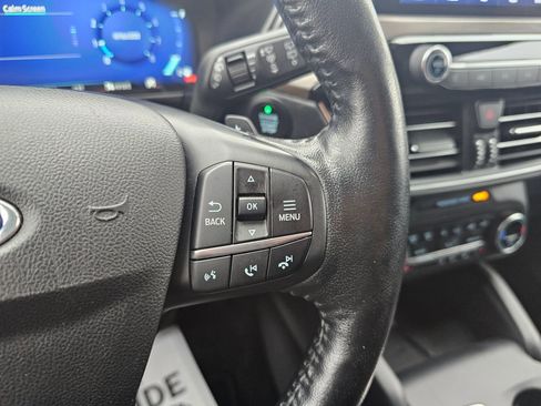 Used 2020 Ford Escape Titanium image 17