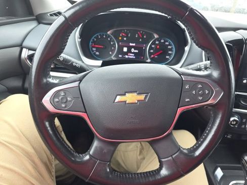 Used 2021 Chevrolet Traverse LT w/ LT Premium Package FWD image 16