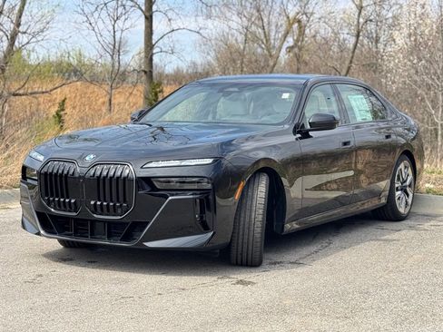 New 2026 BMW 760i xDrive w/ Executive Package AWD/4WD image 3