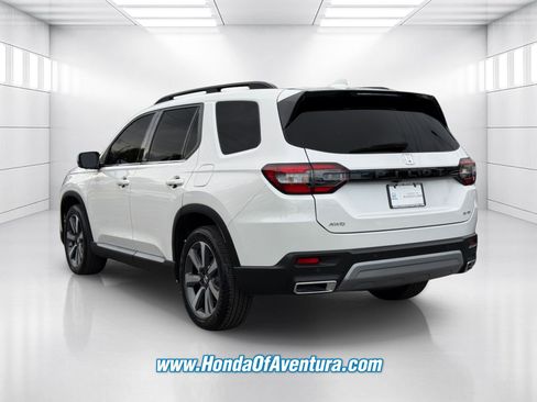 Certified 2025 Honda Pilot Elite image 4