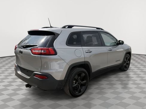 Used 2017 Jeep Cherokee Limited FWD image 7