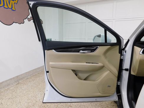 Used 2018 Cadillac XT5 AWD image 29