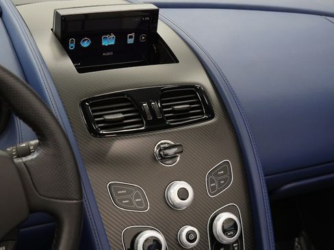 Used 2017 Aston Martin V12 Vantage S image 28