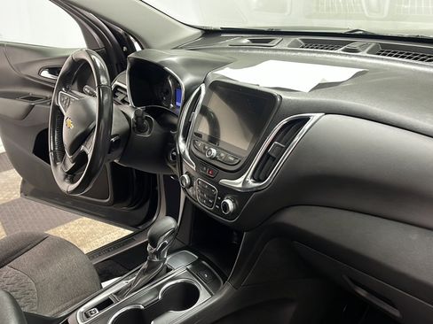 Used 2022 Chevrolet Equinox LT FWD image 18