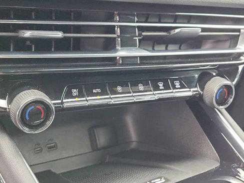 Certified 2026 Chevrolet Traverse LT FWD image 35